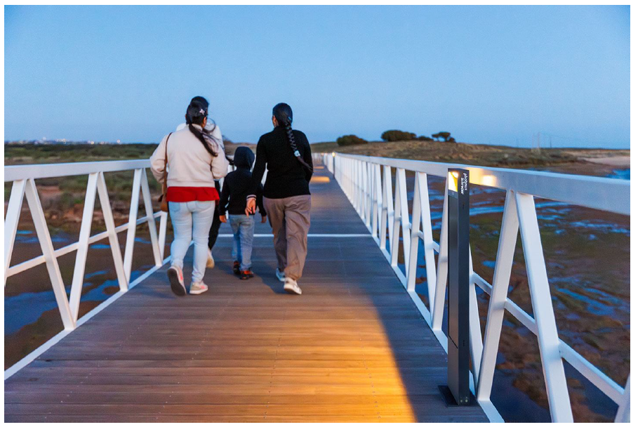 Solar lighting for Ribeira de Alcantarilha bridge